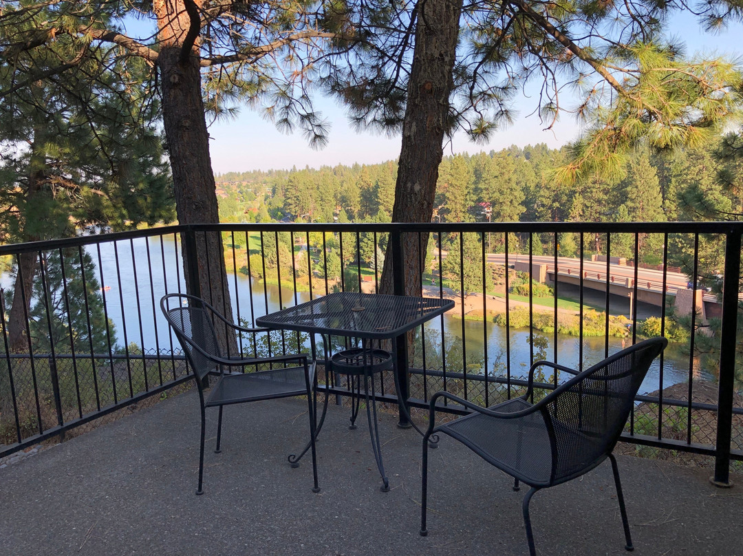 Pine Ridge Inn主图