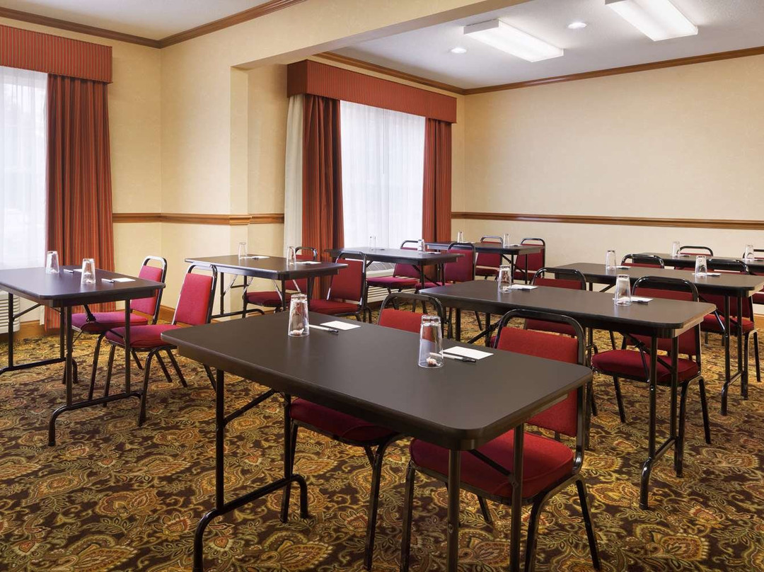 Country Inn & Suites by Radisson, Macedonia, OH主图