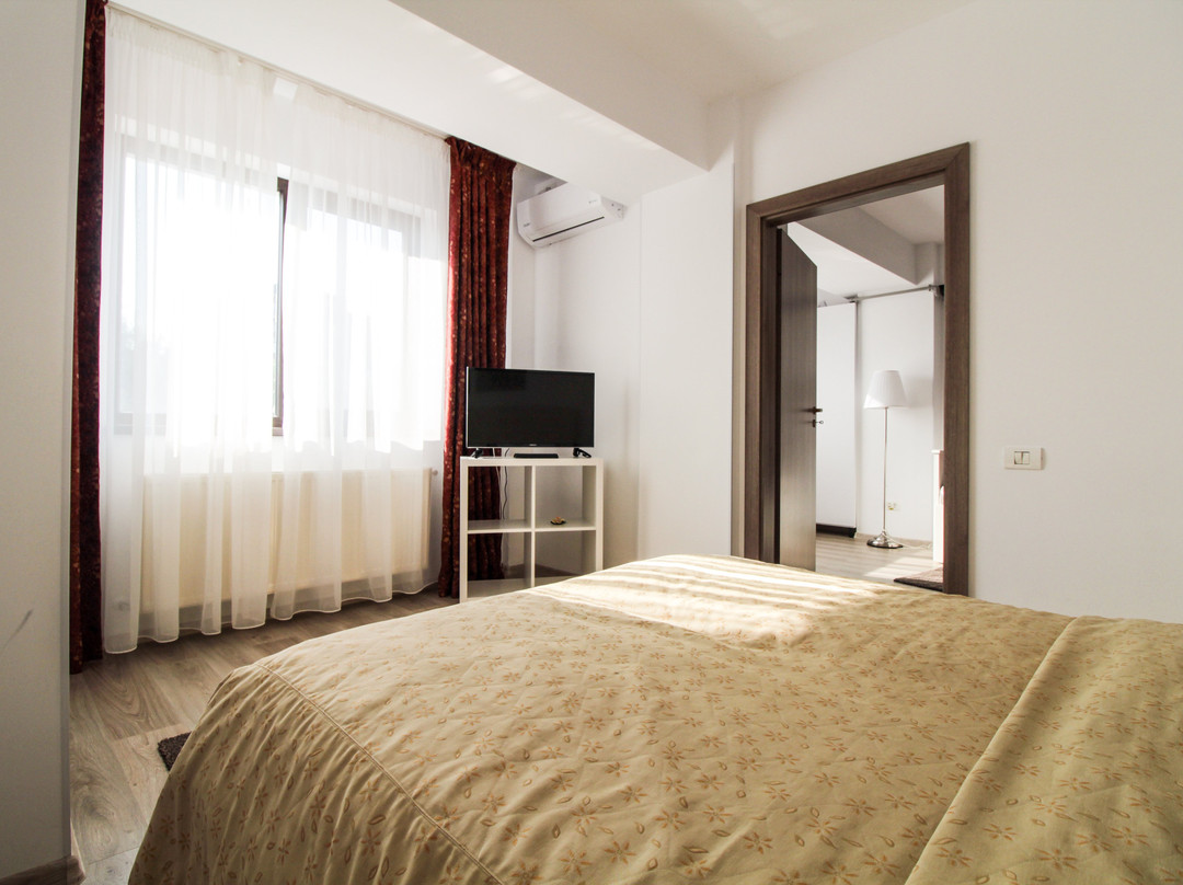 Avenue Parliament主图