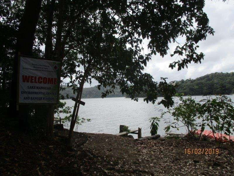 Lake Manguao景点图片