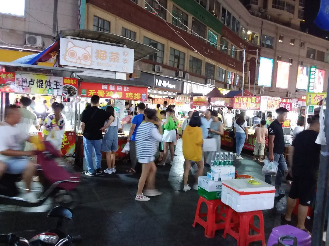 鹰潭旅游购物街-鹰潭市必去景点