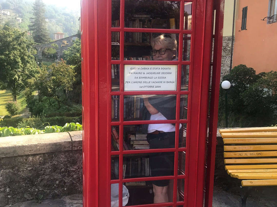 The Red Telephone Box Library-Barga必去景点