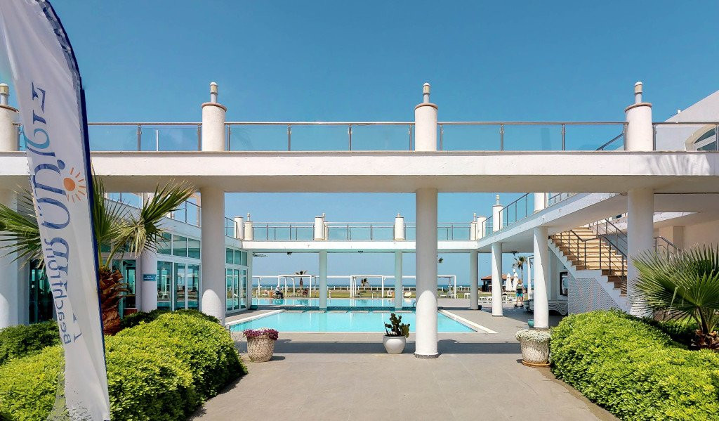 Aphrodite Beachfront Resort主图