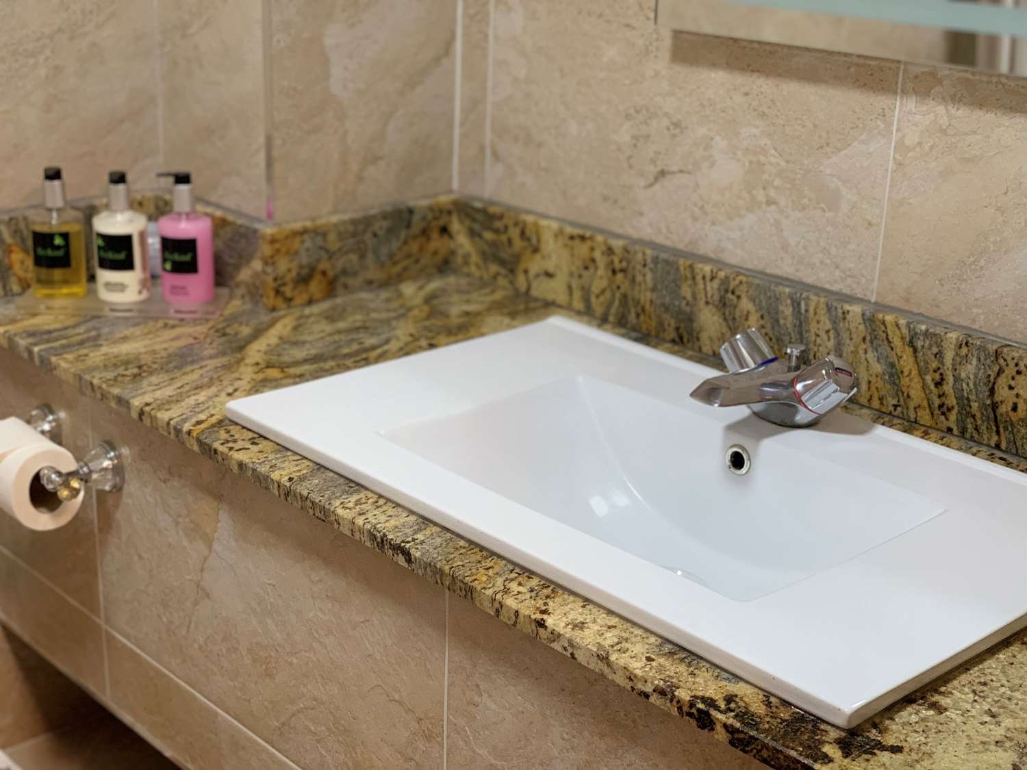 Best Western Manor Hotel & Suites-官方