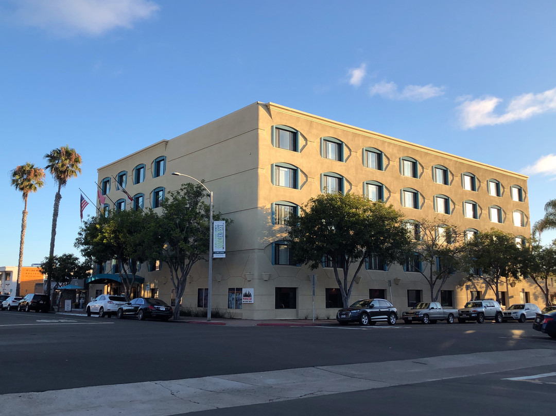 皇后大酒店主图