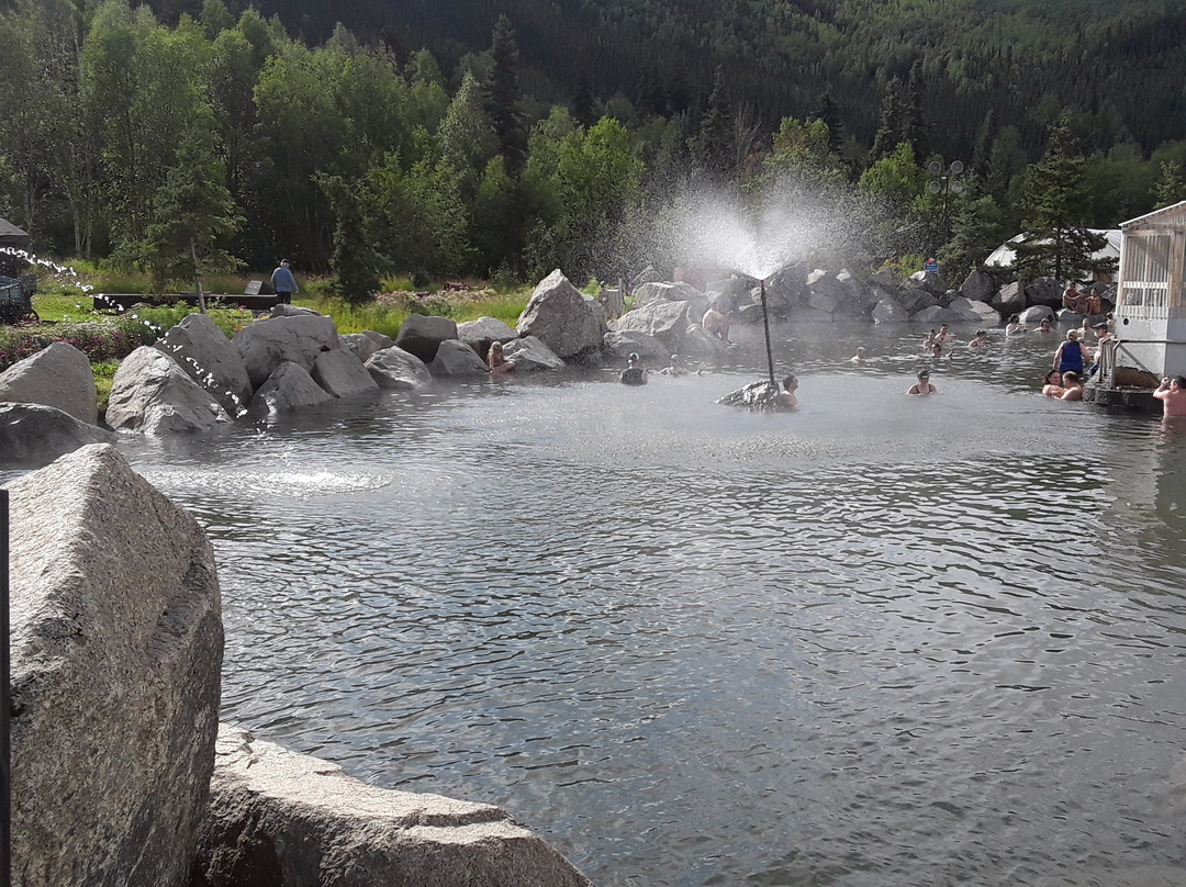 珍娜温泉度假村主图