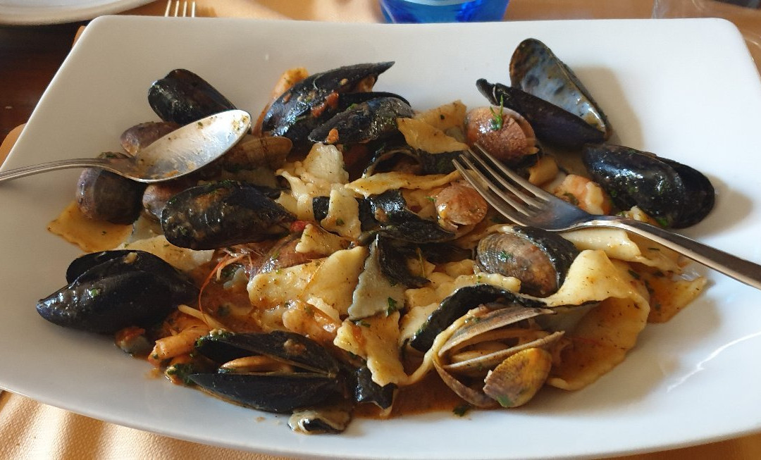 Porto Pino餐馆和美食-Hotel Ristorante - Locanda Rosella