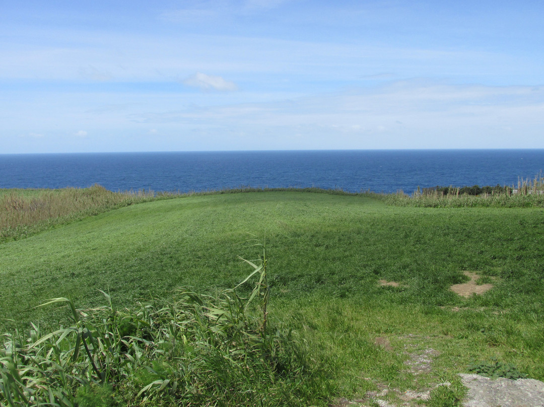 Farol da Ponta da Ferraria-Ginetes必去景点