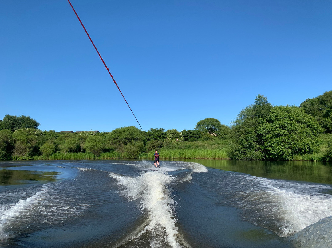 Waterski & Wakeboard Scotland-丹弗姆林必去景点