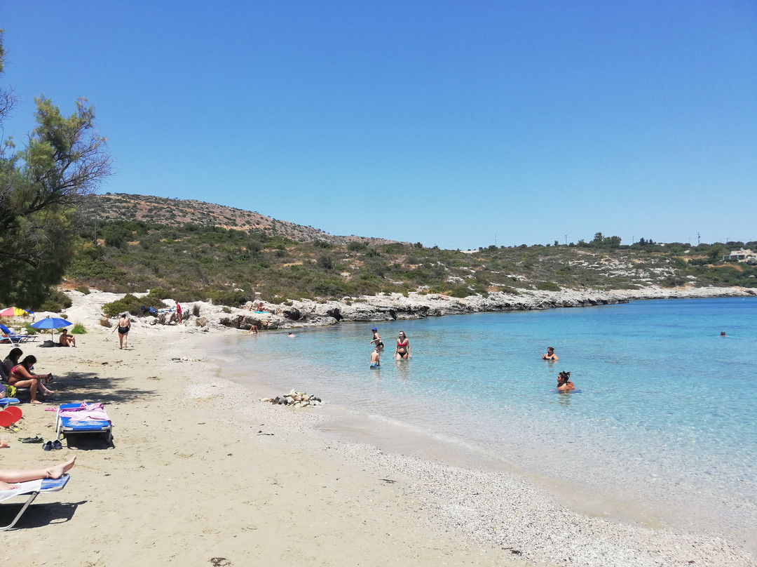 Loutraki Beach景点图片