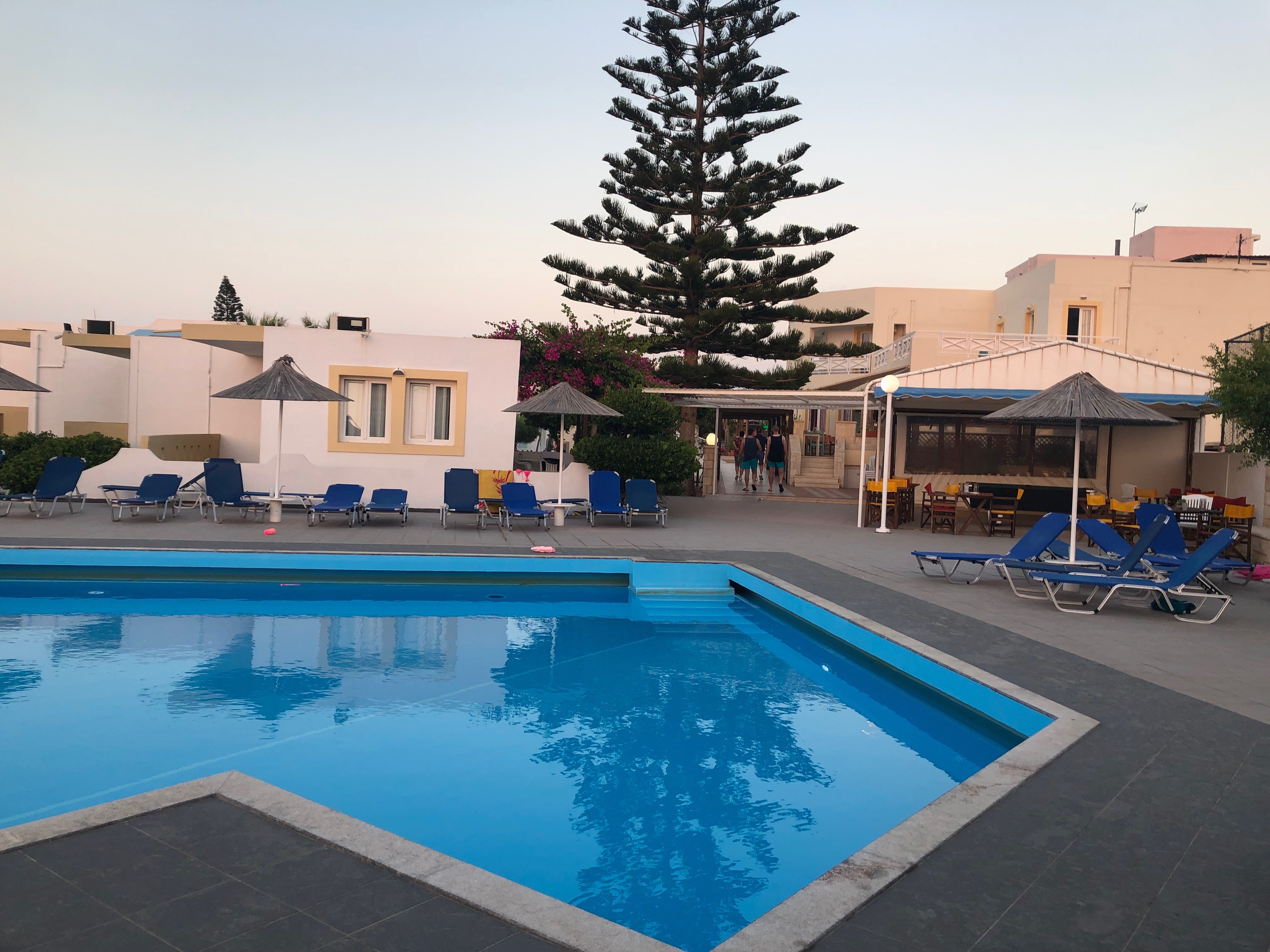 Klio Apart Hotel-泳池