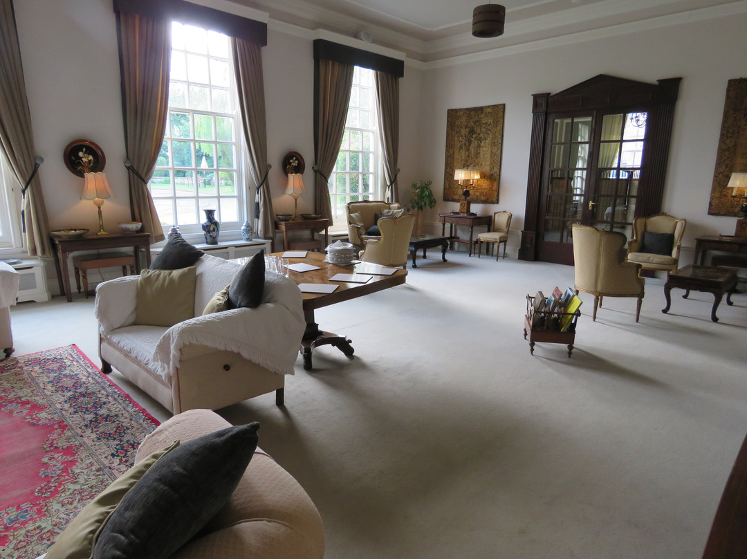 Hemswell Court主图