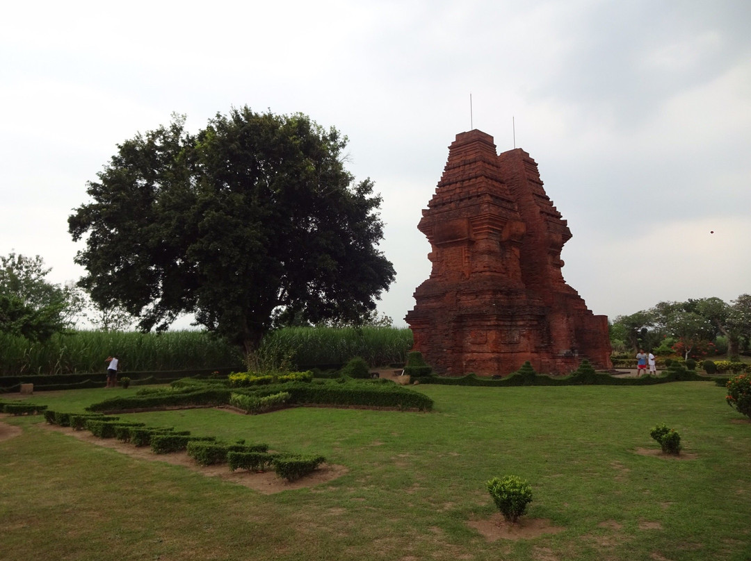 Candi Wringinlawang景点图片