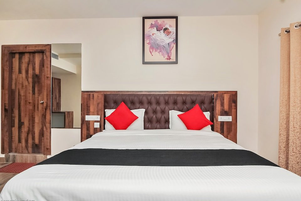 首都 O 24450 苏拉比希酒店主图