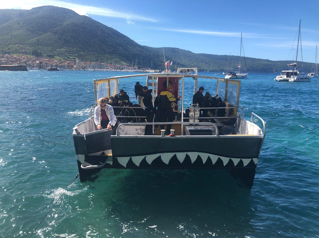 Manta Diving Centre-Komiza必去景点