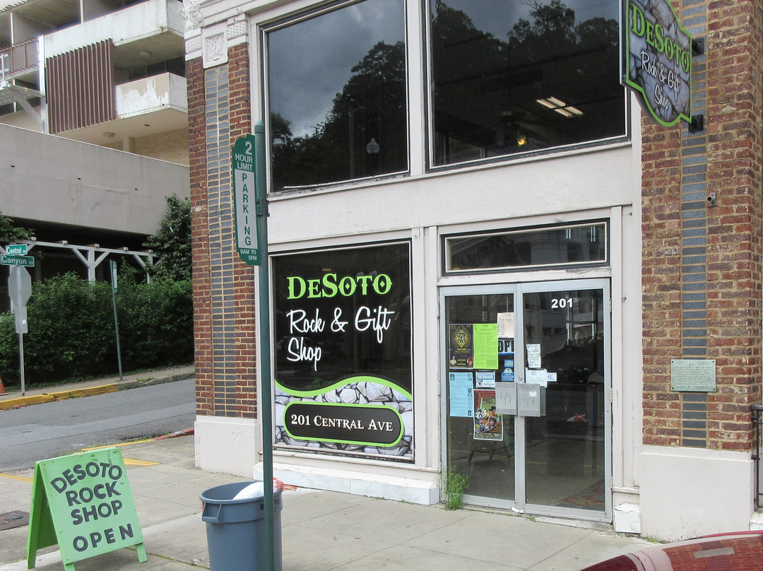 DeSoto Rock & Gift Shop景点图片