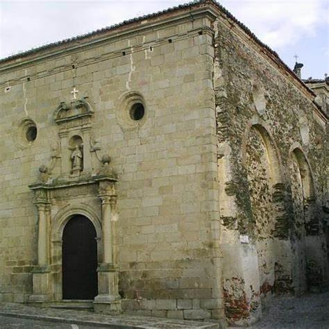 Igreja de Santa Maria de Almocovar.景点图片