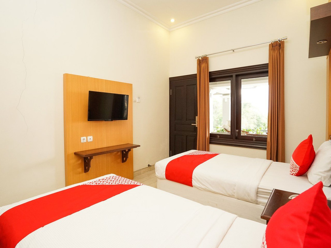 Avila Ketapan Rame Hotel主图