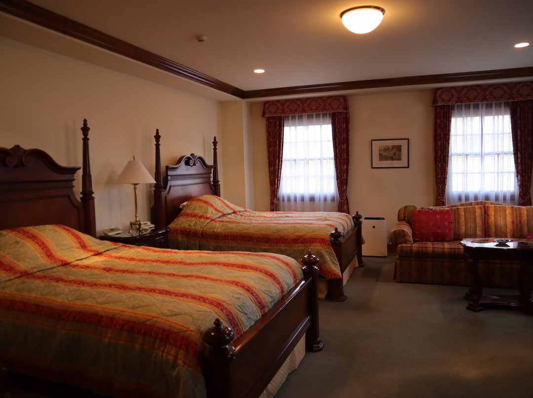 Hazel Grouse Manor主图