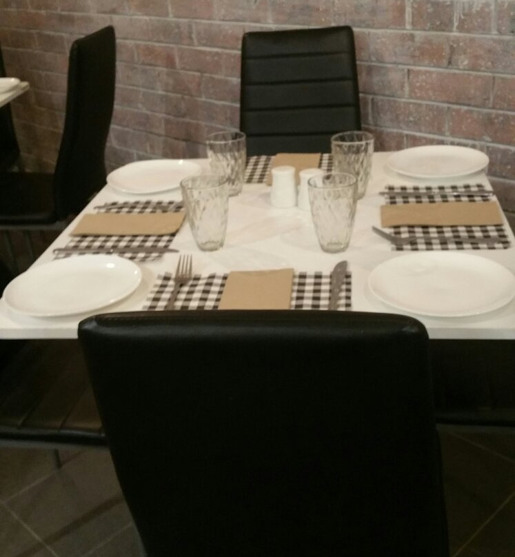 Wandin East餐馆和美食-Bennys Wood Fired Pizza and Pasta