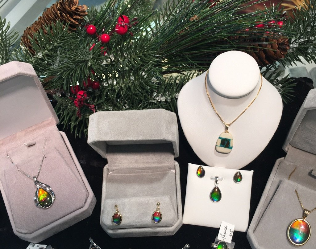 River Gems Gallery景点图片