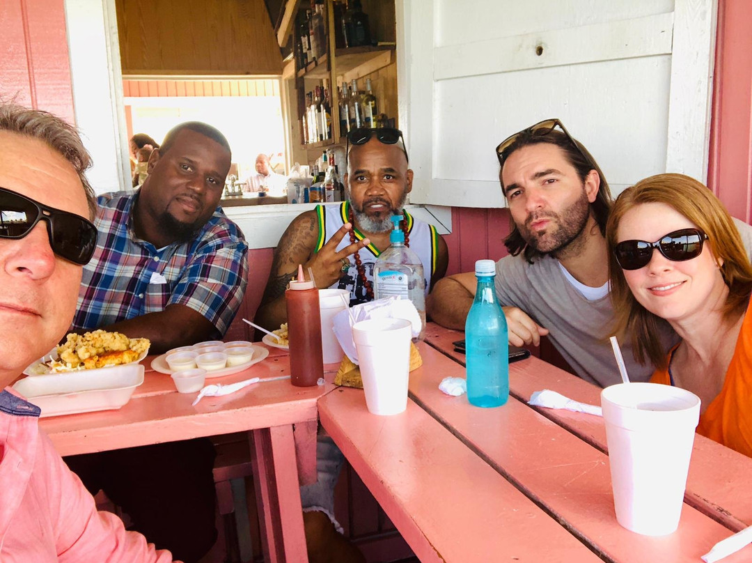 Richie's Transportation Services-拿骚必去景点