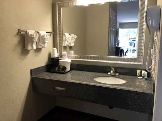 威劳斯戴斯酒店主图