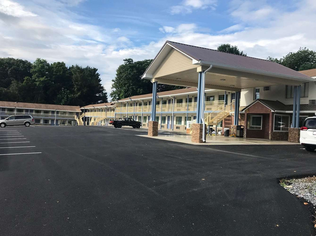 查尔斯镇/哈珀斯费里戴斯酒店主图