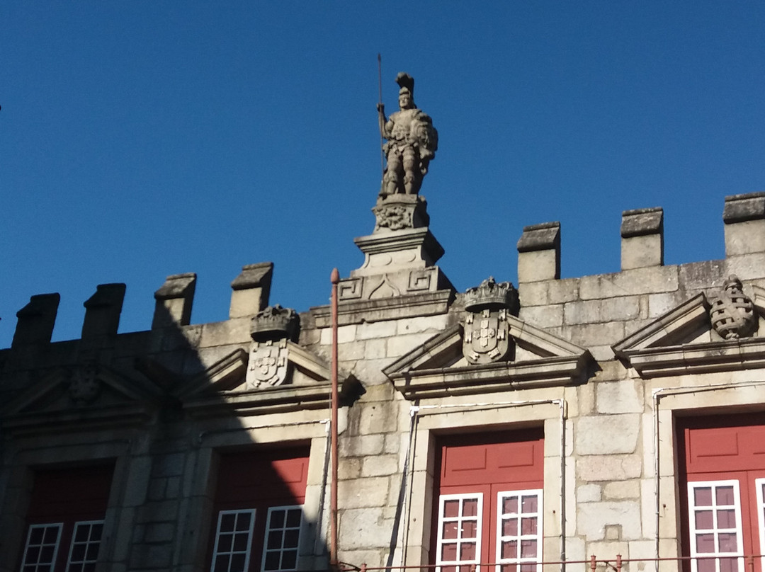 Estatua o Guimaraes de duas caras-吉马良斯必去景点