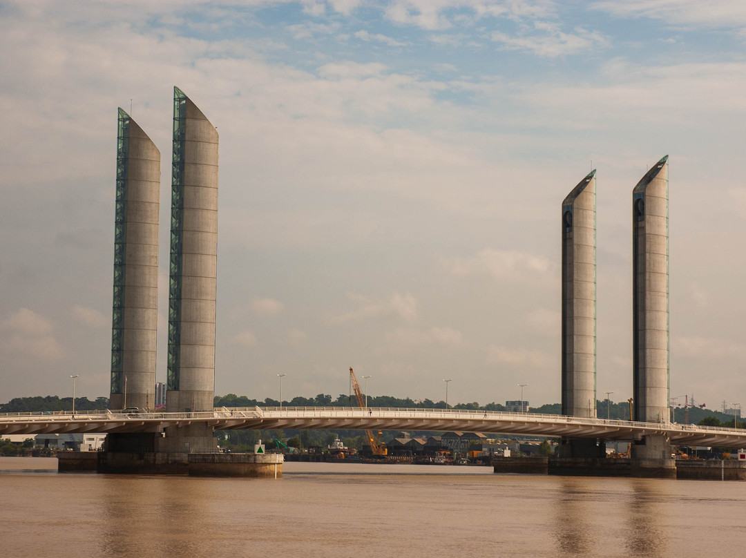 波尔多雅克·沙邦-戴尔马大桥景点图片