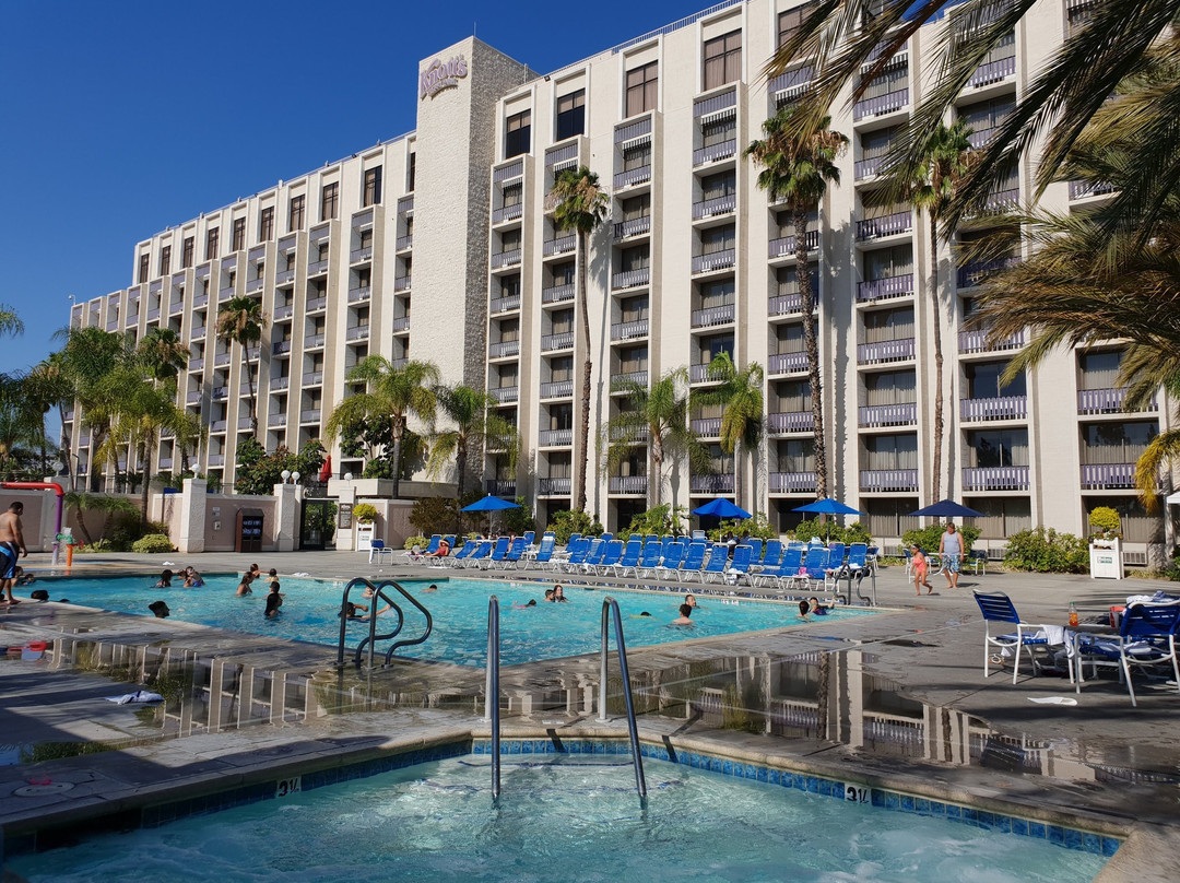 纳氏草莓园酒店主图