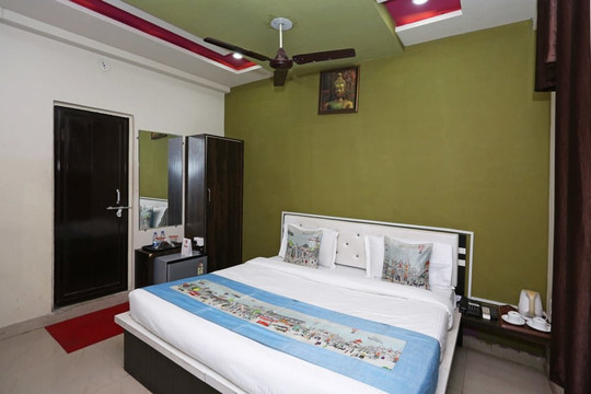 OYO 7773 Hotel Simran Palace主图