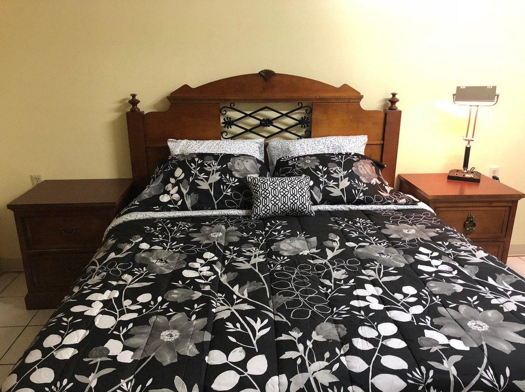 Crystal Manatee Extended Stay Suites主图