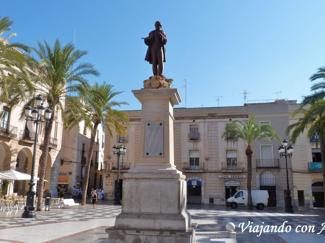 比利亚努埃瓦－赫尔特鲁旅游景点-Plaça de la Vila