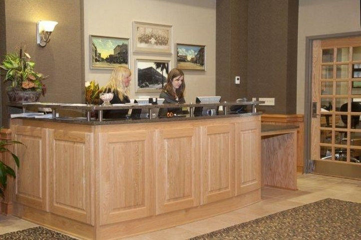 Canton Harvester Inn主图