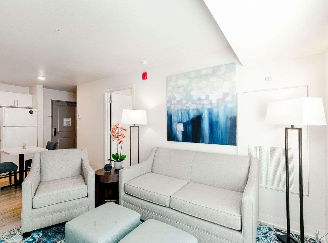 Pacific Gardens Inn主图