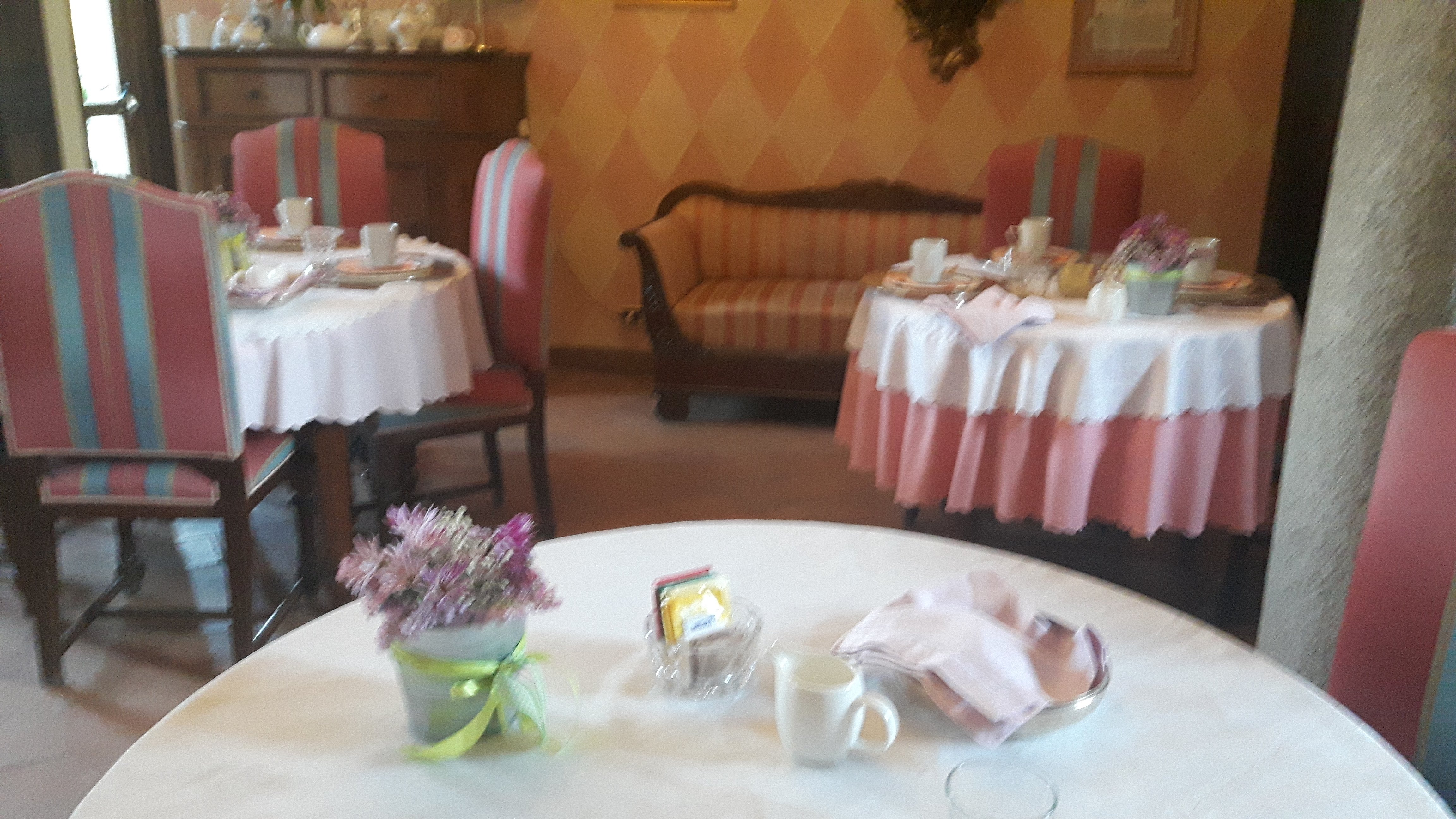 Castello Cernusco Lombardone-餐饮