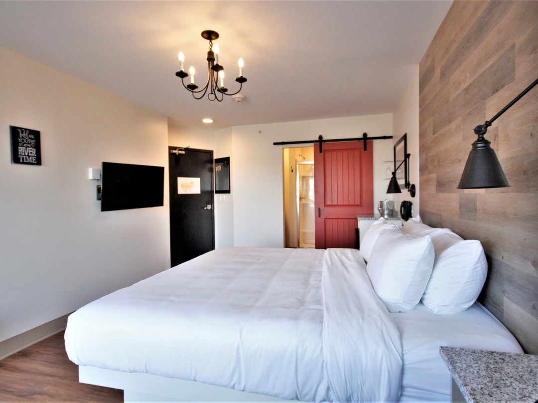 Inn on Water Street主图