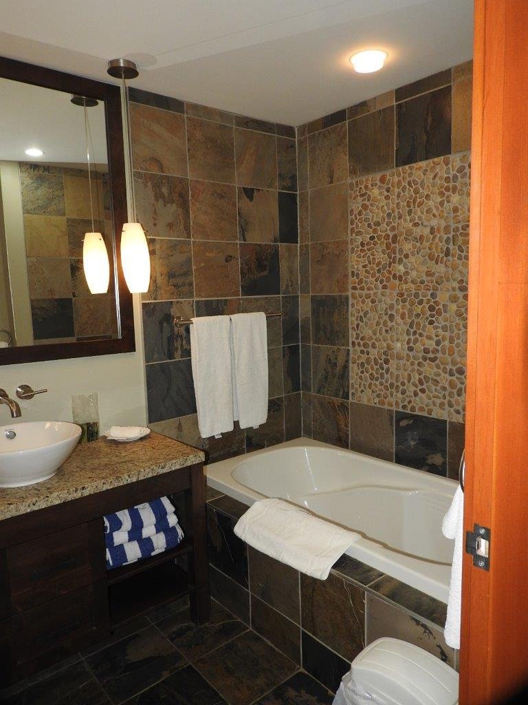 Mayne Island Resort-浴室