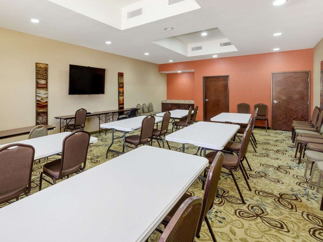 Comfort Suites Cotulla Near I-35主图