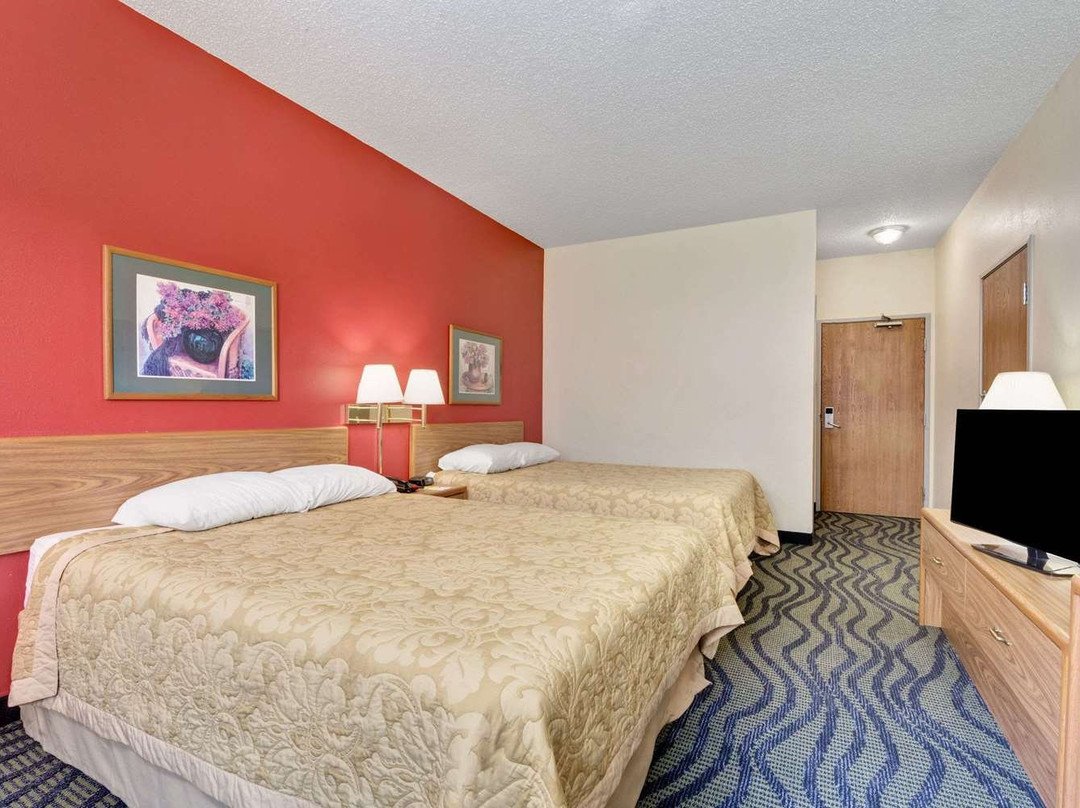 Super 8 By Wyndham Kokomo主图