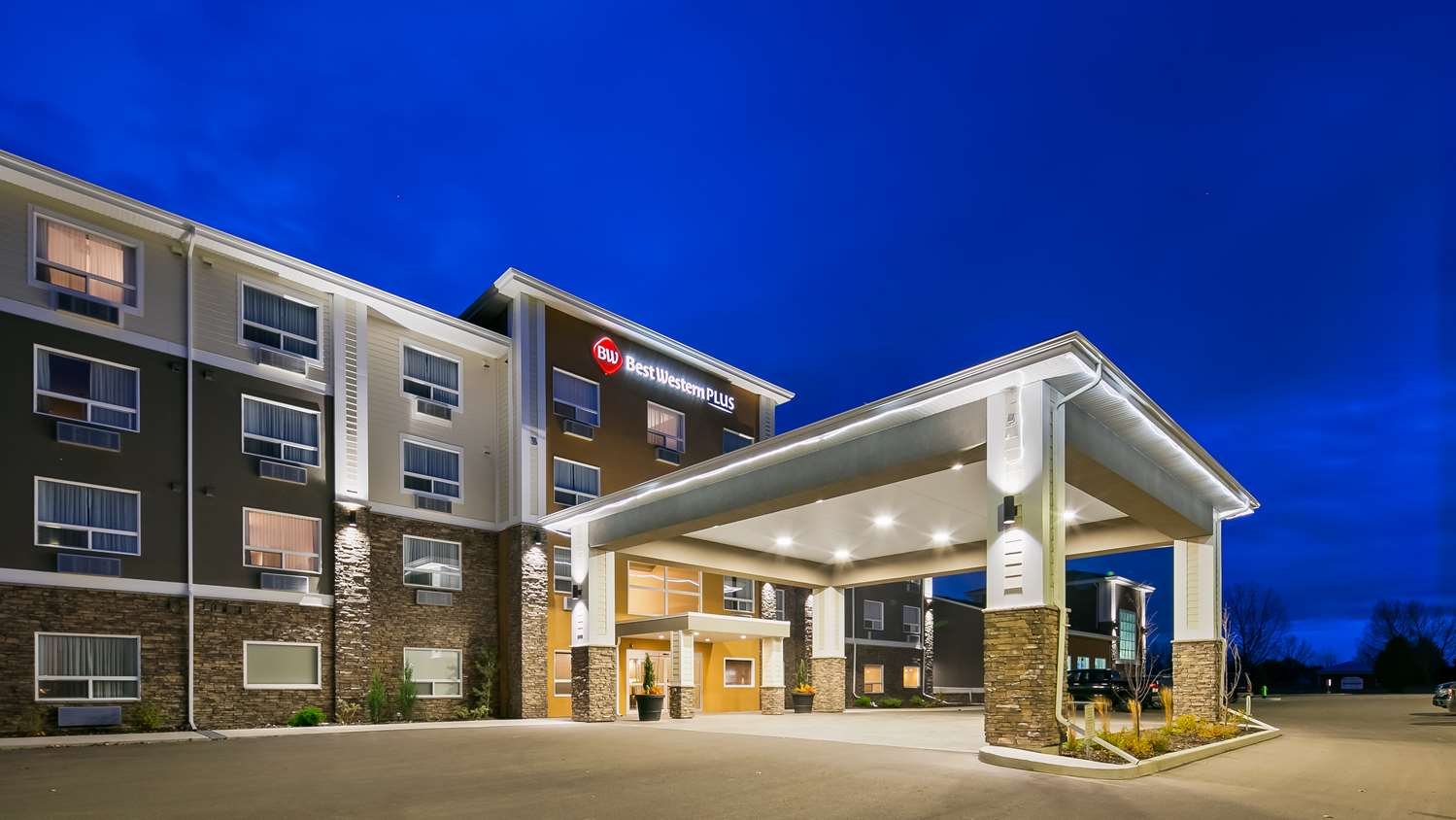 Best Western Plus Lacombe Inn & Suites-官方