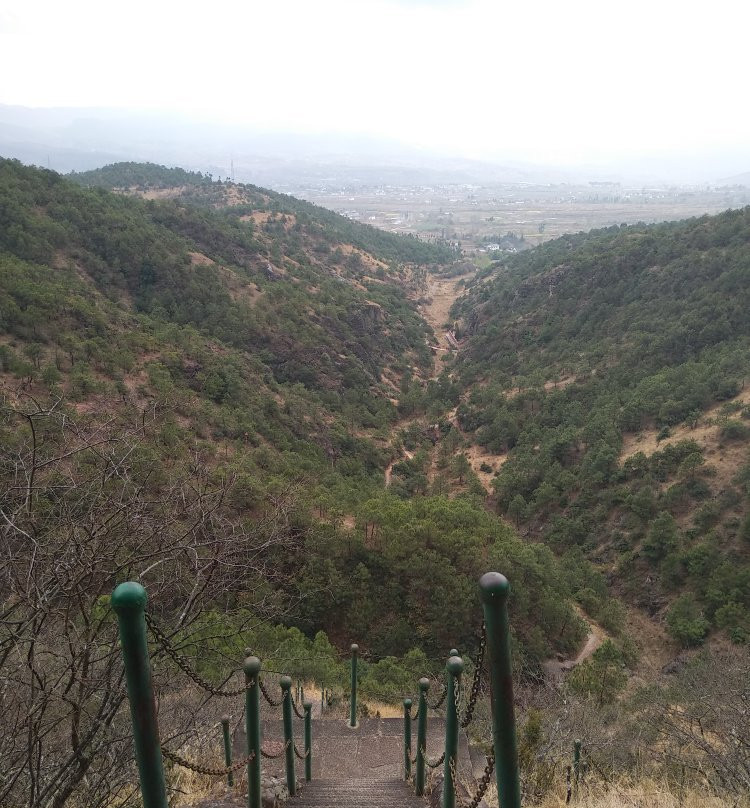 石宝山景点图片