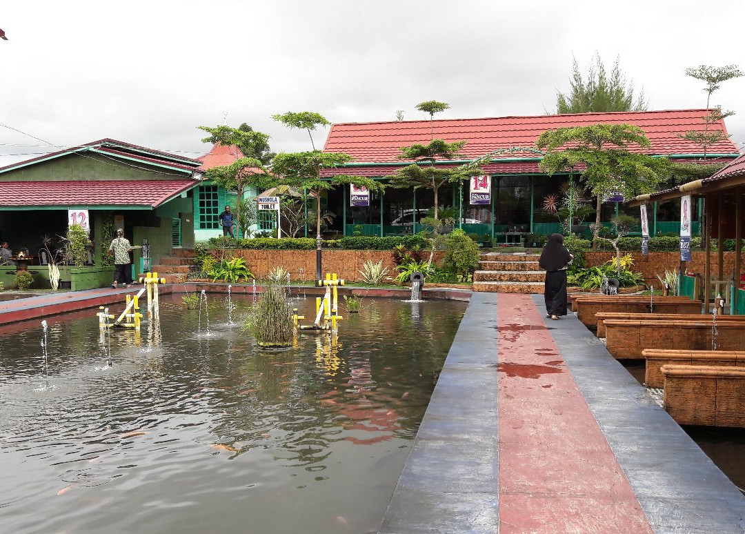 Curup餐馆和美食-Lesehan Pancur