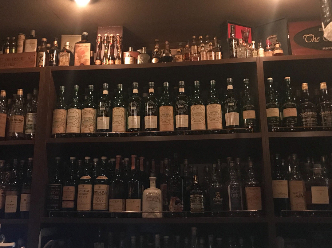 THE WHISKY BAR