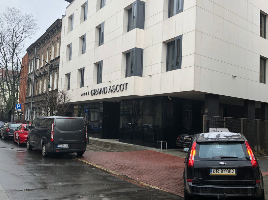 Grand Ascot Hotel主图