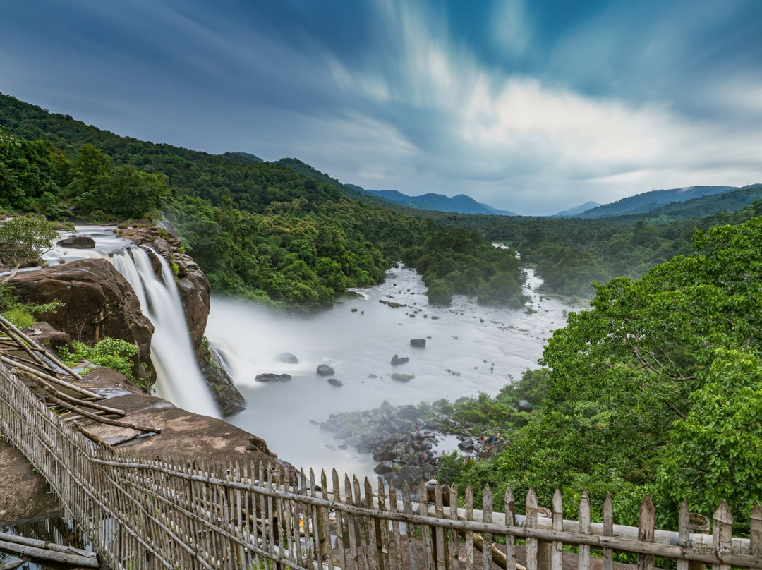 Athirappilly Falls景点图片