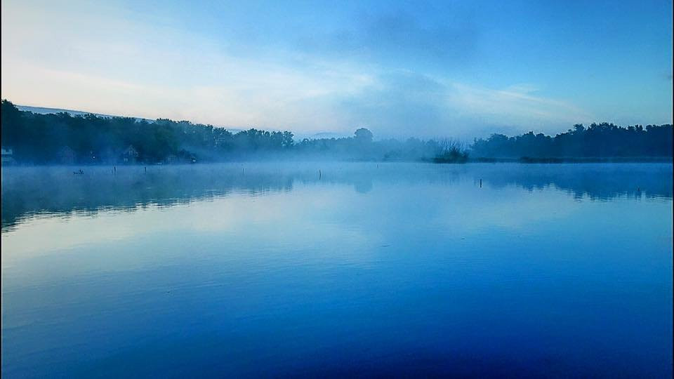 Derito Lake景点图片