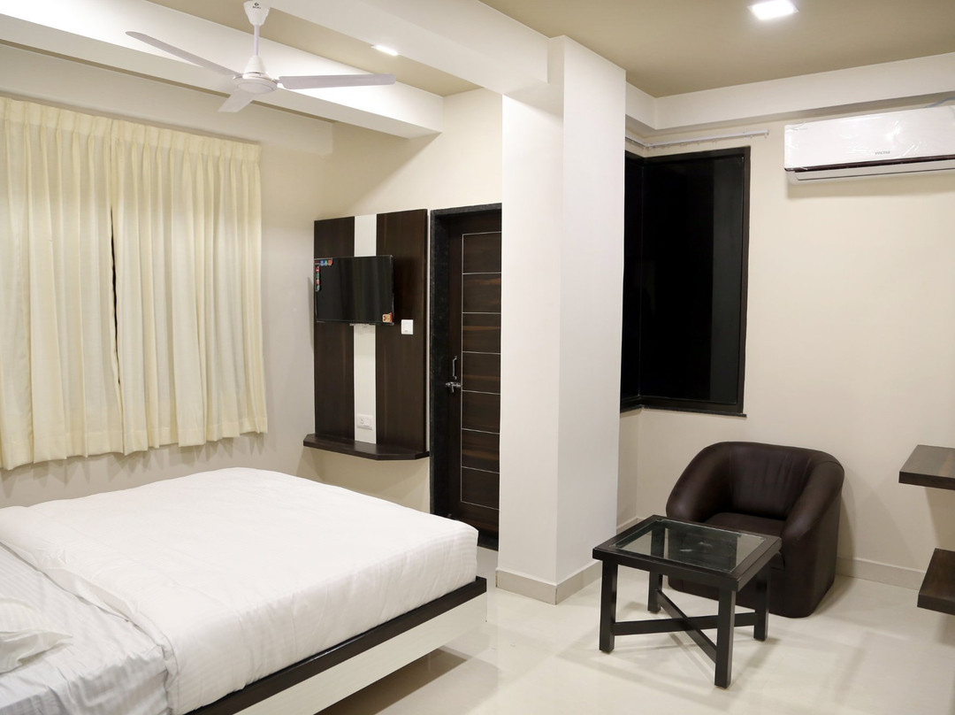 Hotel R K Renaissance主图