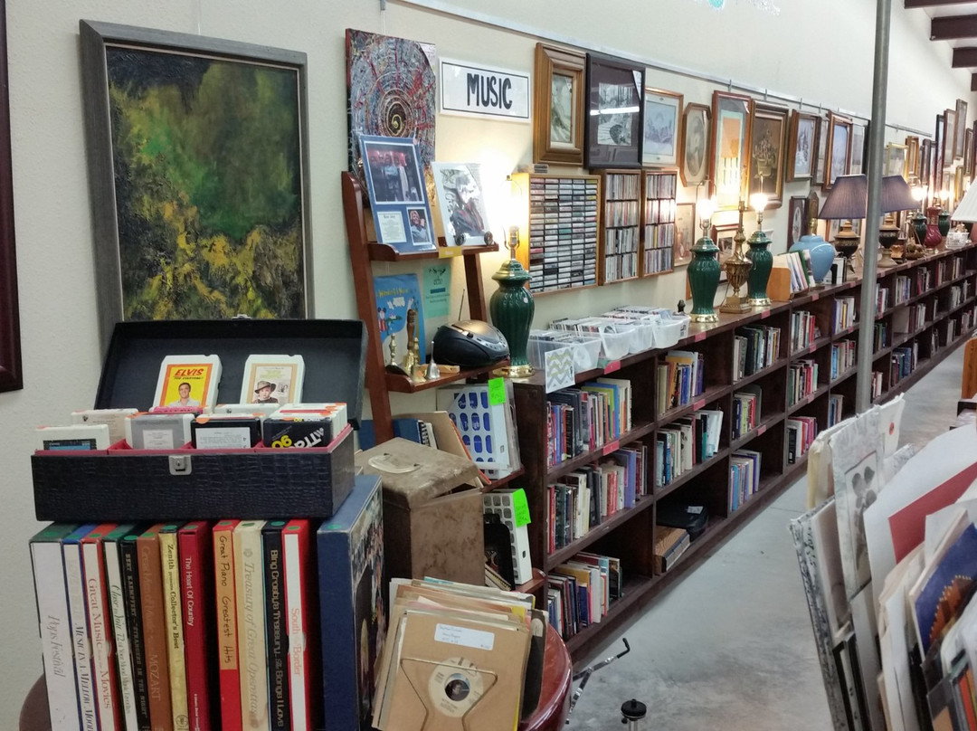 Eureka Christian Health Outreach Thrift Store景点图片